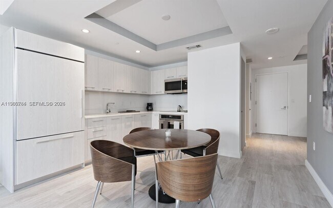 Foto del edificio - 45 SW 9th St