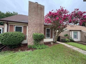 Building Photo - 104 Tee Ct