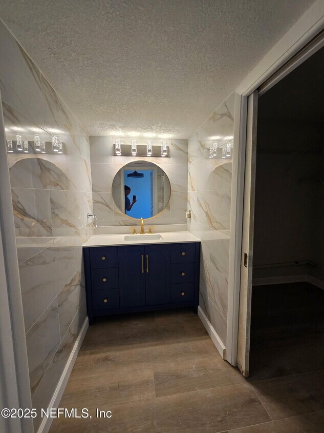 Foto del edificio - 4915 Baymeadows Rd