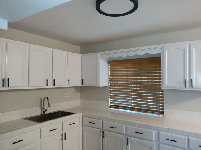 Foto del edificio - 8938 Orchard Ave