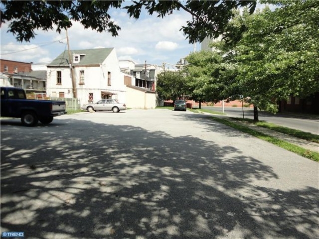 Primary Photo - 620-626 7th St