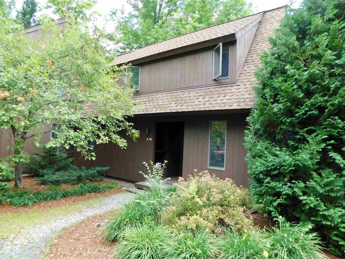 43 Old Beach Cir Unit A43, Grantham, NH 03753 Condo for Rent in