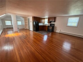 Building Photo - 60 Farewell St