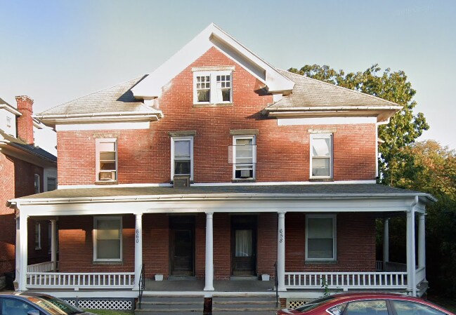Building Photo - 658 Oak Hill Ave