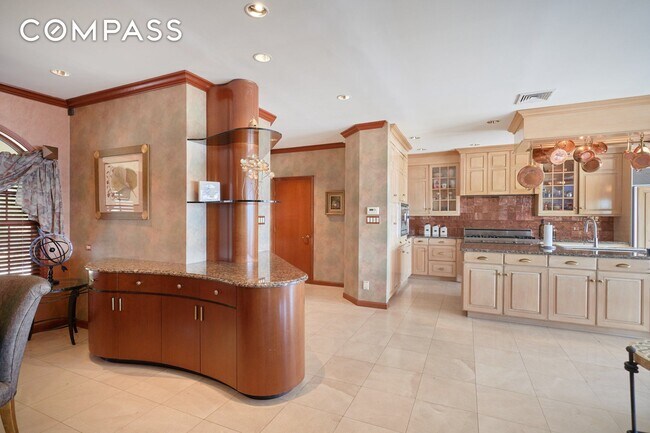 Foto del edificio - 3411 Country Club Rd