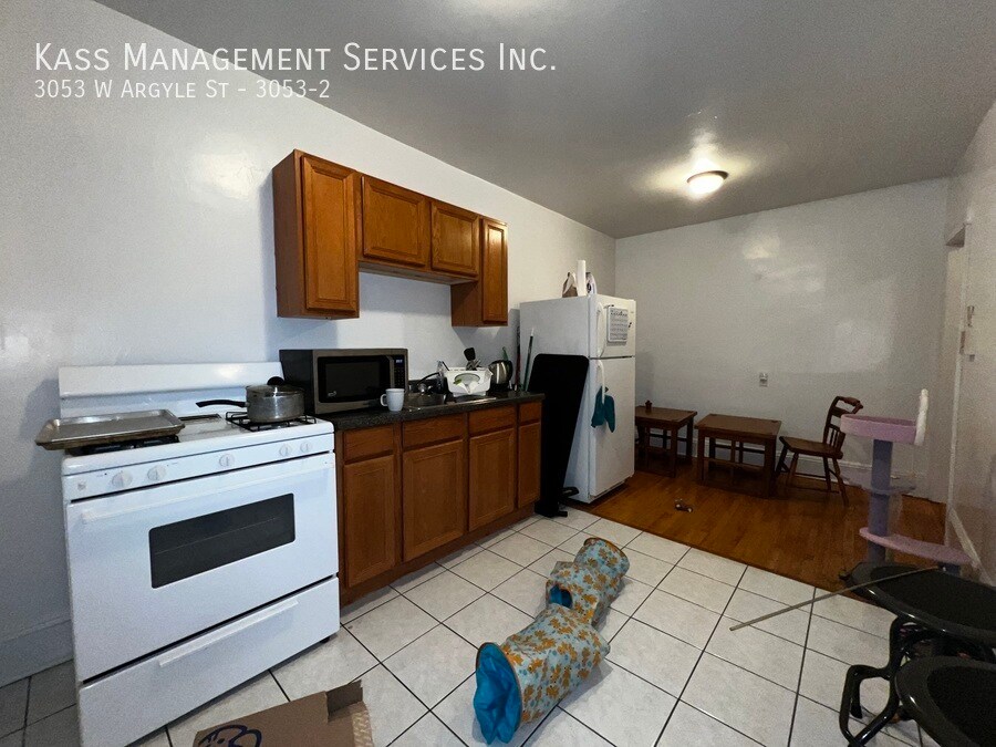 Foto principal - 3053 W Argyle St