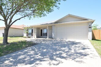 Building Photo - 1403 Saddle Dr
