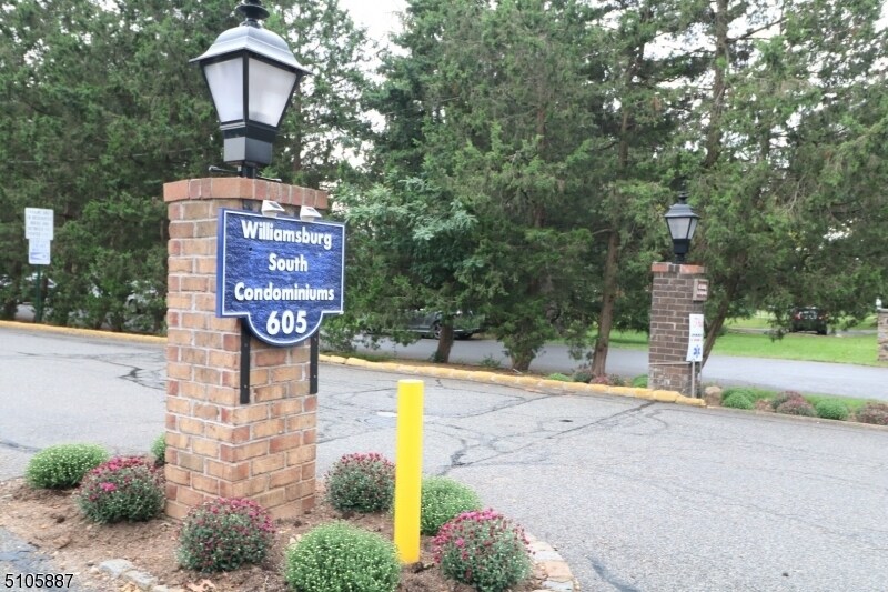 Foto principal - 605 Grove St
