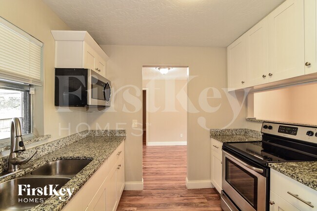 Foto del edificio - 561 Hibiscus Rd