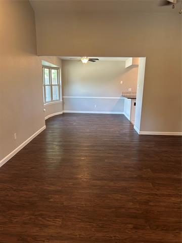 Foto del edificio - 2424 Oak Grove Dr