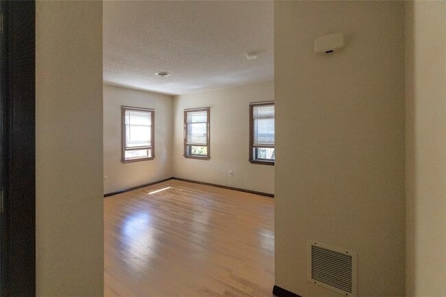 Foto del edificio - 90 Tobey St