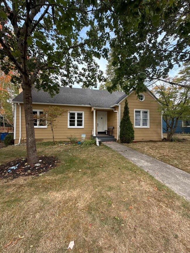 Foto del edificio - 3 Bedroom on large lot