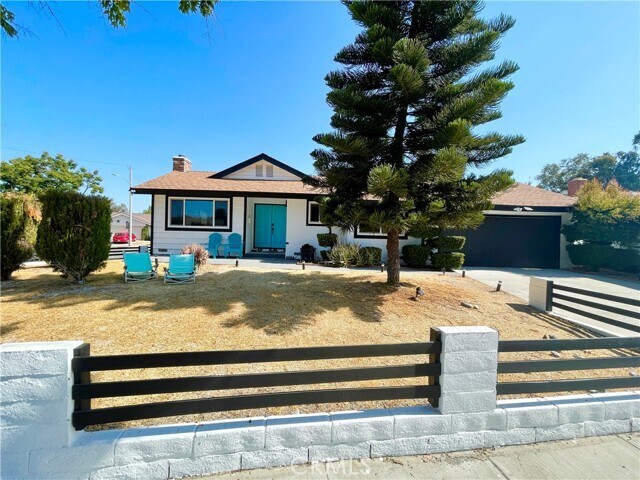 Primary Photo - 2565 E Westport Dr
