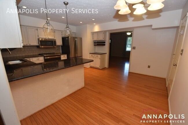 Foto del edificio - 714 Old Love Point Rd