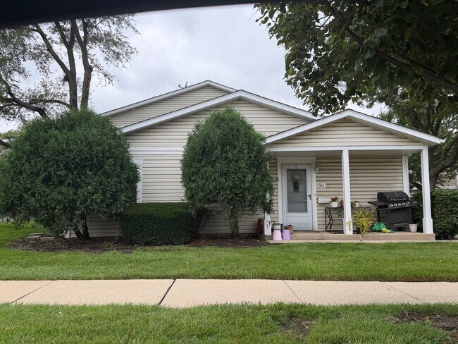 Building Photo - 1311 Alpine Ct