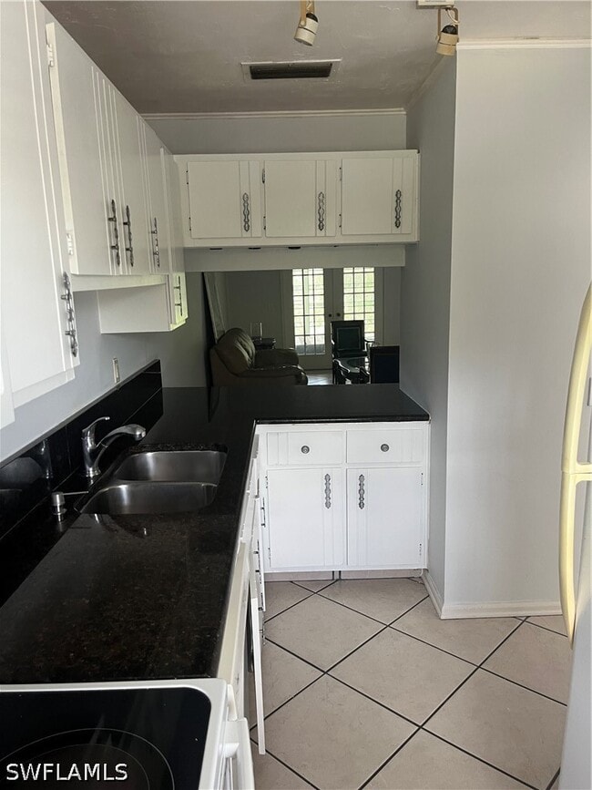 Building Photo - 5379 Treetops Dr