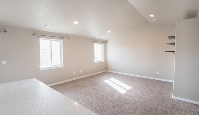 Foto del edificio - 3 Bedroom, 2 bathroom home on Sunnyside Hill!