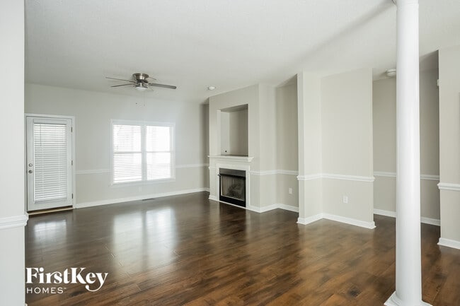 Foto del edificio - 376 Stonehaven Ct SW