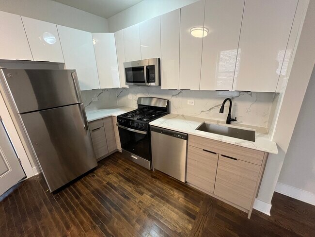 Foto del edificio - 2348 W Wilson Ave