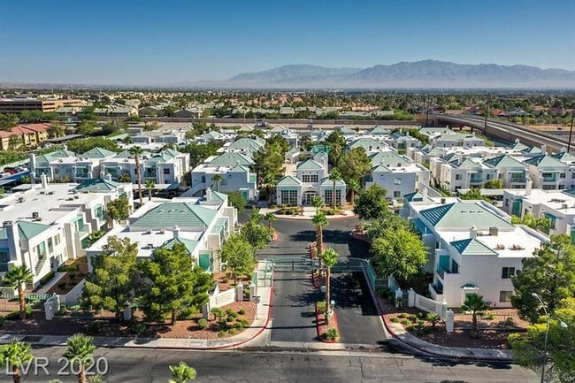 Foto del edificio - 7100 Pirates Cove Rd