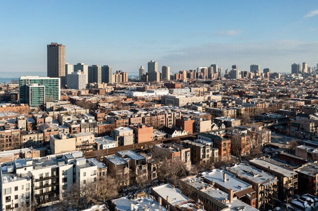 Aerial Photo - 1020 W Roscoe St