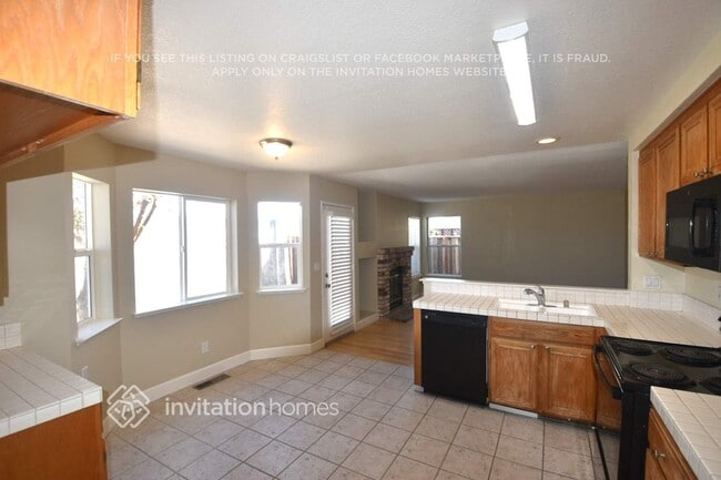 Foto del edificio - 2169 Rain Drop Cir