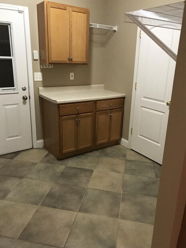 Building Photo - 114 Wintergreen Dr