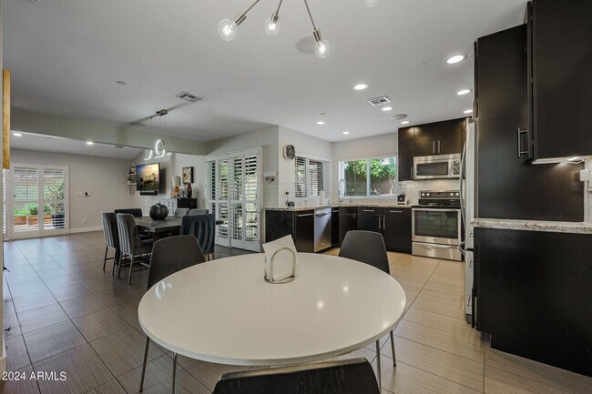 Building Photo - 8526 E San Jacinto Dr