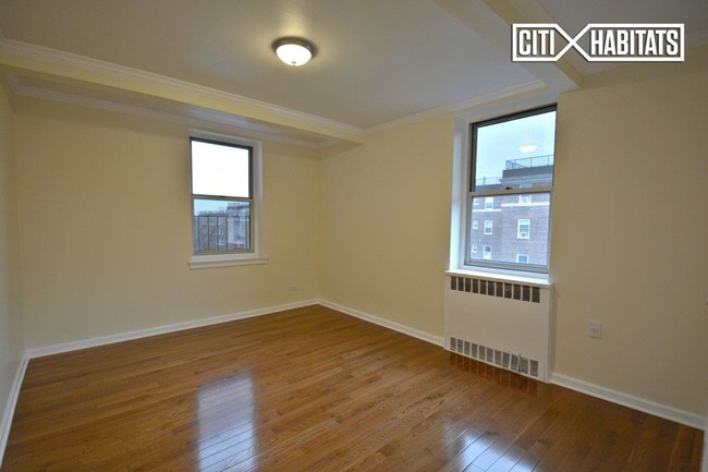 Building Photo - 5535 Netherland Ave