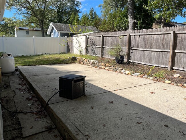 Foto del edificio - 15 Lulu Dr