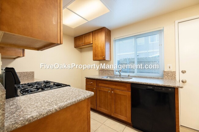 Building Photo - 5824 Shadow Creek Dr