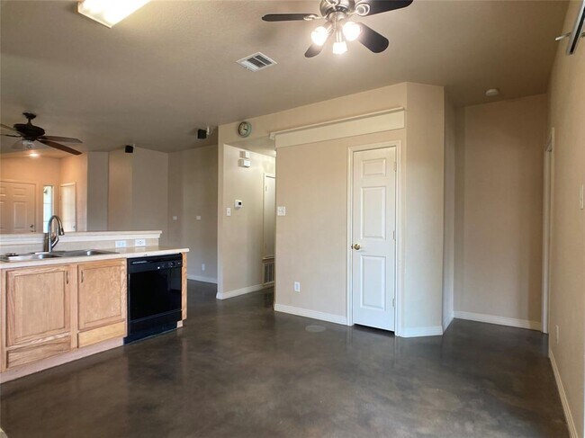 Building Photo - 1009 Grey Castle Dr