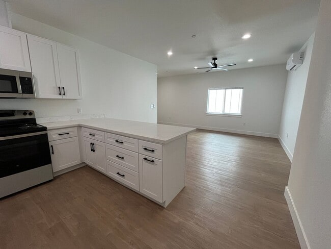 Building Photo - Brand New Build on Old Alturas - ALL Electric with City of Redding Solar!
