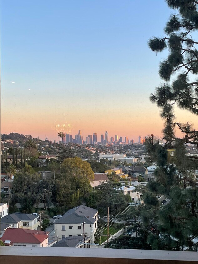 Primary Photo - 4411 Los Feliz Blvd