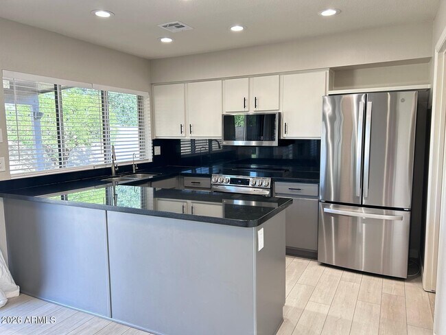 Foto del edificio - 6221 E Gelding Dr