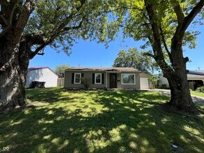 Building Photo - 232 Gaywood Dr