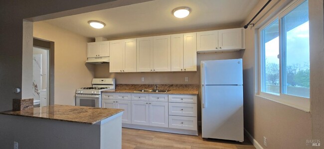 Building Photo - 1567 Alamo Dr