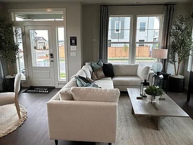 Building Photo - GORGEOUS, SPACIOUS, Brand New 4 BDR, 2.5Ba...
