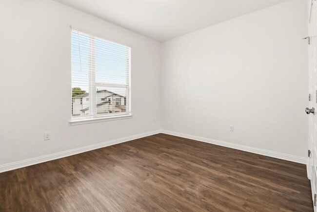 Building Photo - 5701 Gerard Dr