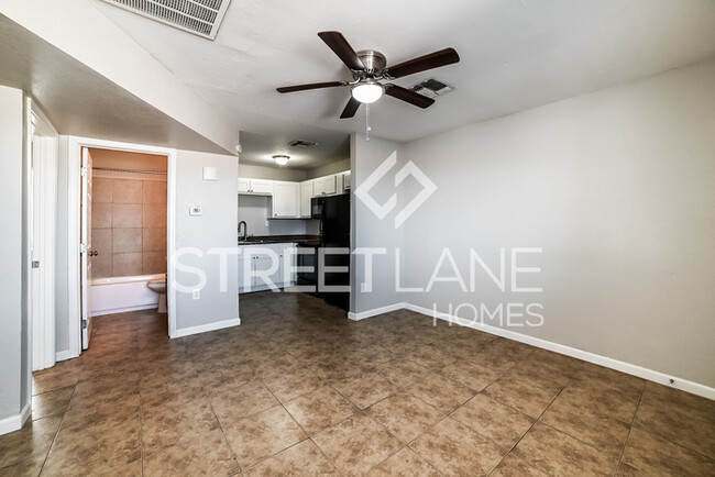 Building Photo - Charming 2 Bedroom in Phoenix!