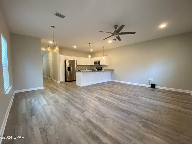 Building Photo - 9012 Banyan Beach Dr
