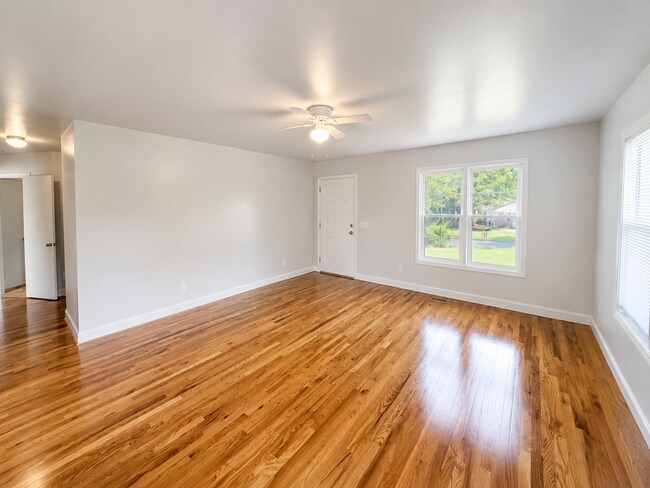 Foto del edificio - Three bedroom, 2 bath house in Gibsonville