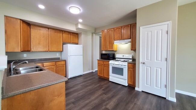 Building Photo - 2069 W 400 S