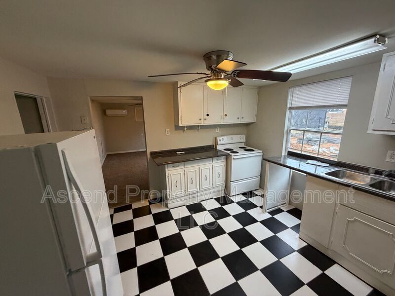 Photo - 2111 Chamberlain Ave