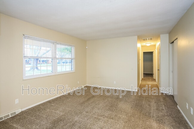 Building Photo - 12209 Dunbar Cir N