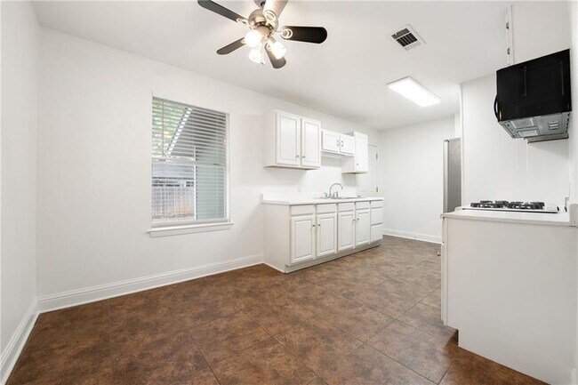 Foto del edificio - 928 E 56th St