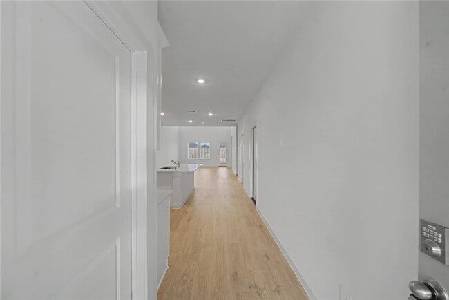 Building Photo - 4215 Camden Lakes St