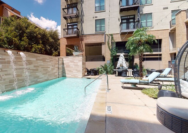 Foto del edificio - 5739 Henry Cook Blvd