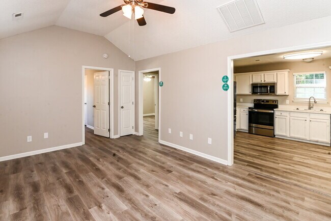 Foto del edificio - 8543 Alicia Brittany Ln
