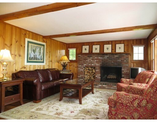 Building Photo - 35 Howlands Ln